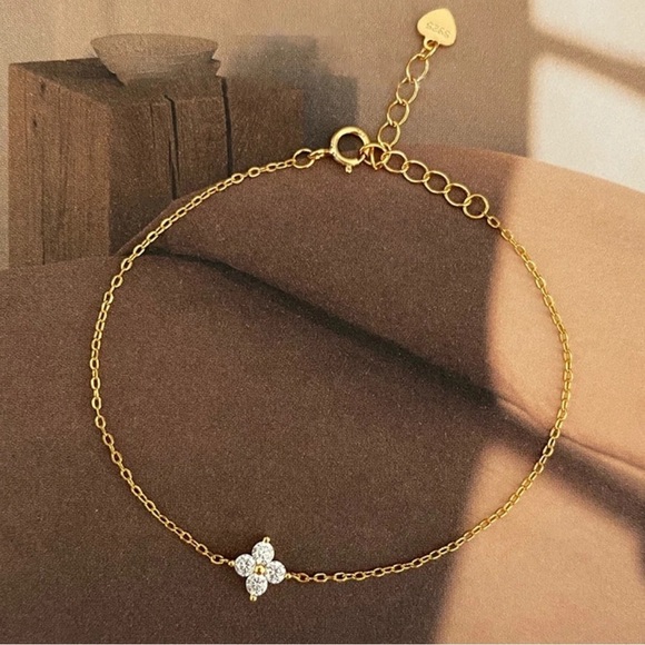 Tiffany Inspired Diamond Zircon 14K over Silver Four Leaf Flower Chain Bracelet - Picture 3 of 7